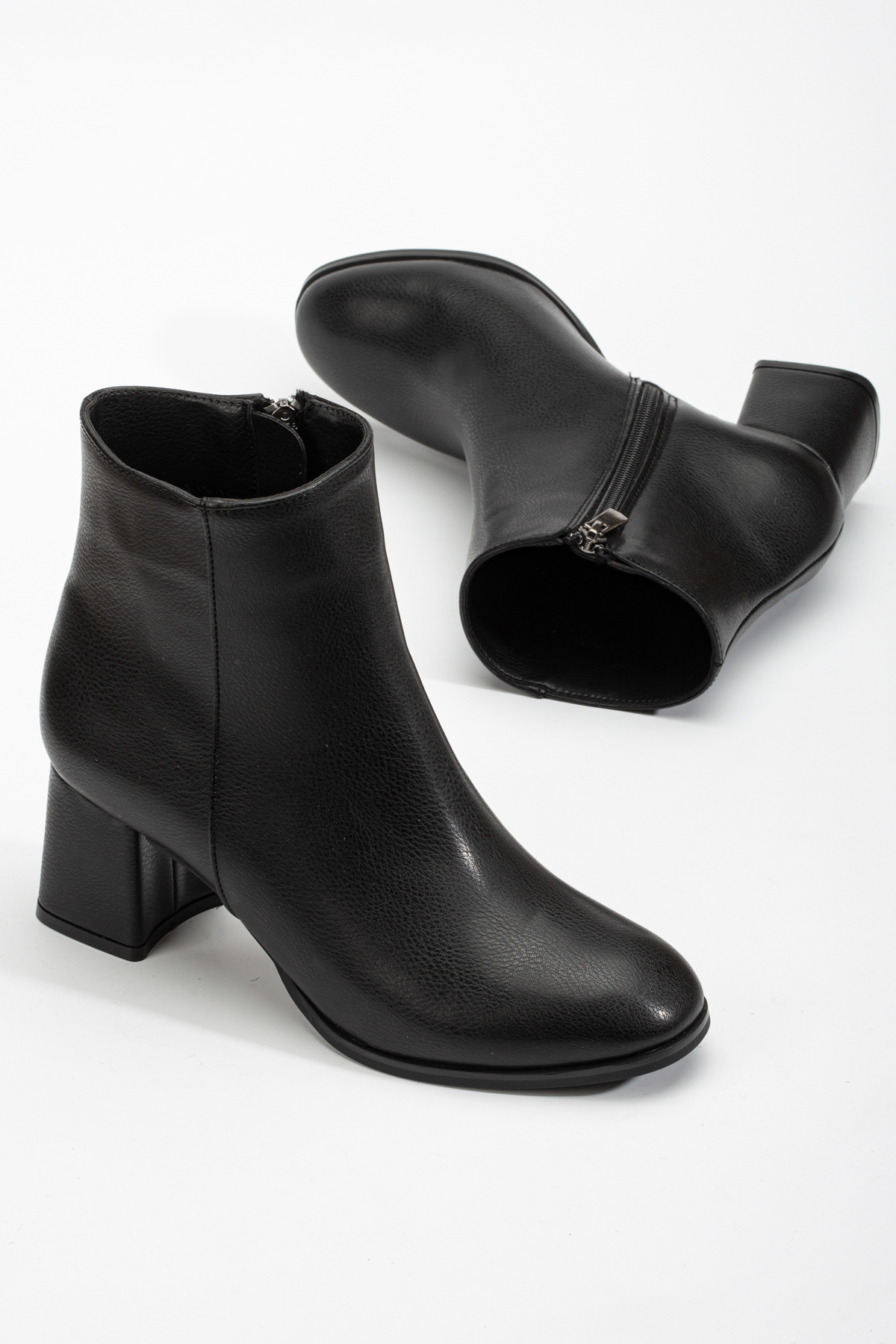 Kadın Siyah Cilt Topuklu Bot