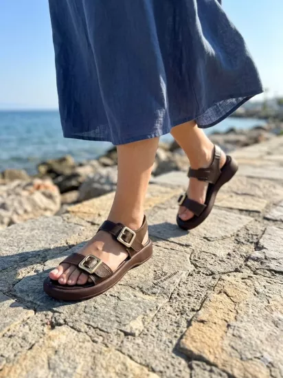 Geeta Yazlık İki Tokalı Rahat Taban Kadın Sandalet Kahverengi
